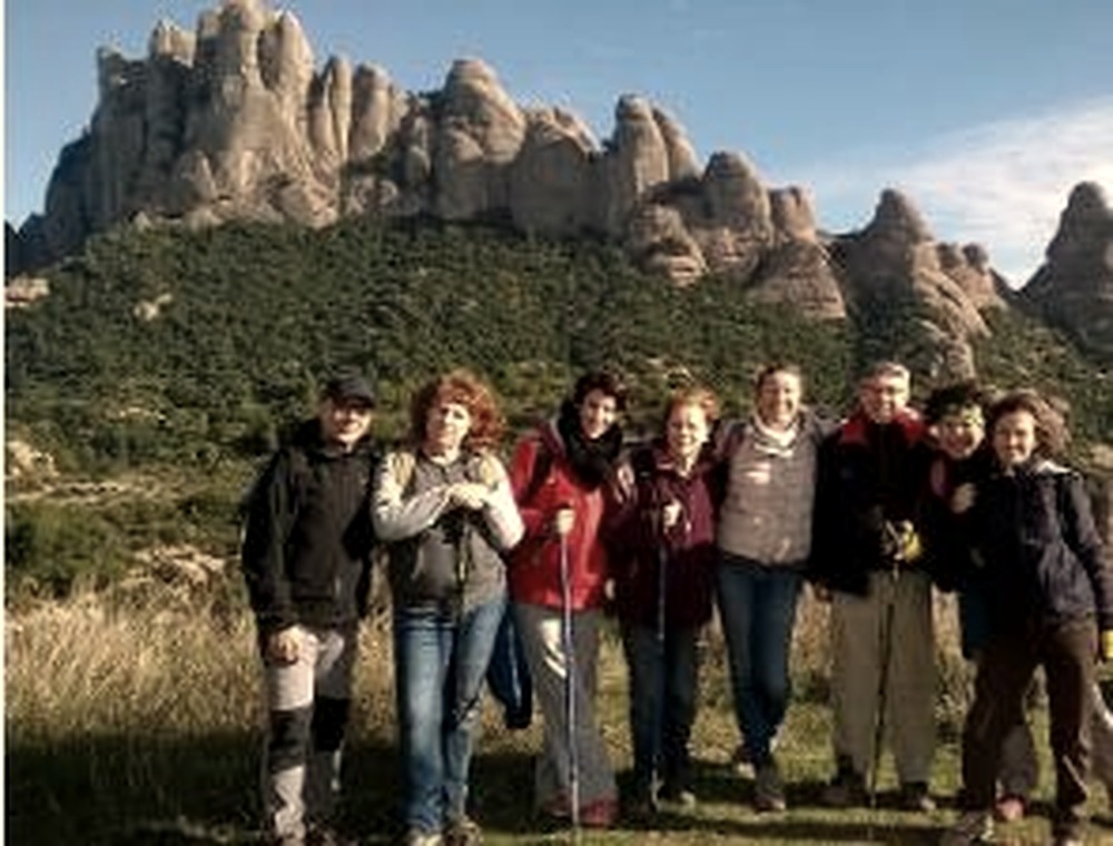 Grupo de practicantes de Dharmadhatu en una excursión de montaña